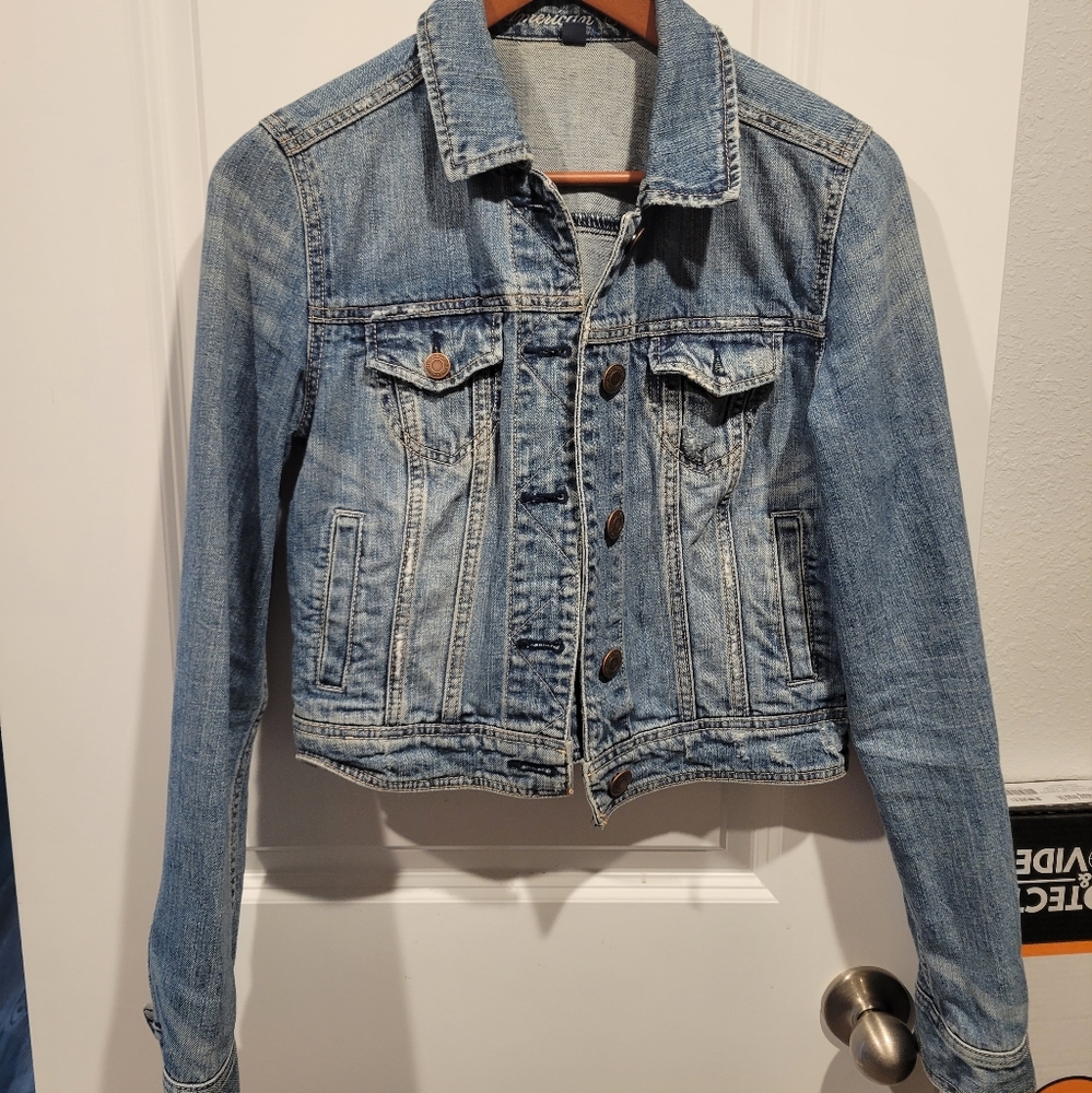 American eagle cropped denim jacket